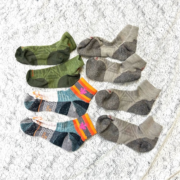 Smartwool Other - large 4 pair smartwool bombas lot of socks